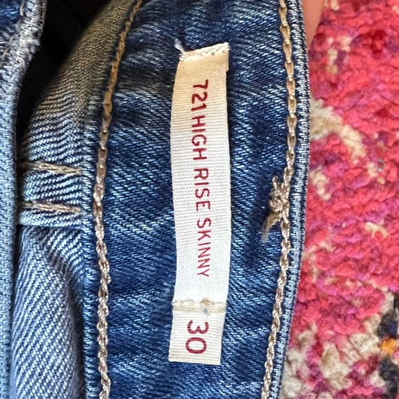 Levi's 721 High-Rise Ripped knee Skinny Jeans 30 - Picture 5 of 6